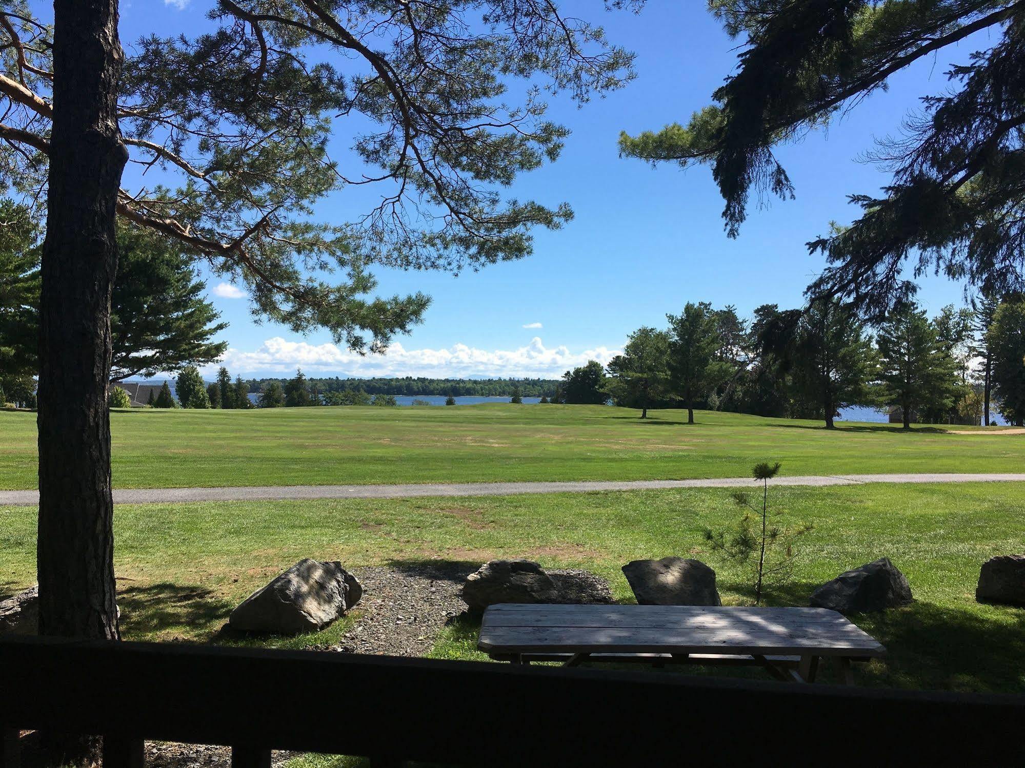 Bluff Point Golf Resort Plattsburgh Esterno foto